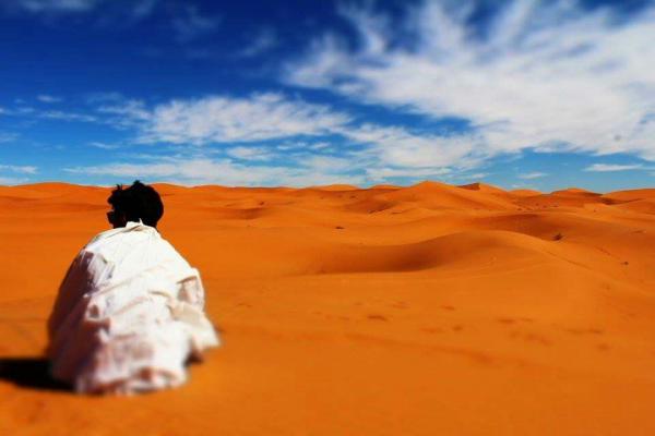 モロッコ サハラ砂漠でヘアカット フンコロガシの英語名と悲しい事実もご紹介 桑原淳 Junkuwabara 世界一周1000人カットの旅人美容師 超超エリート株式会社代表