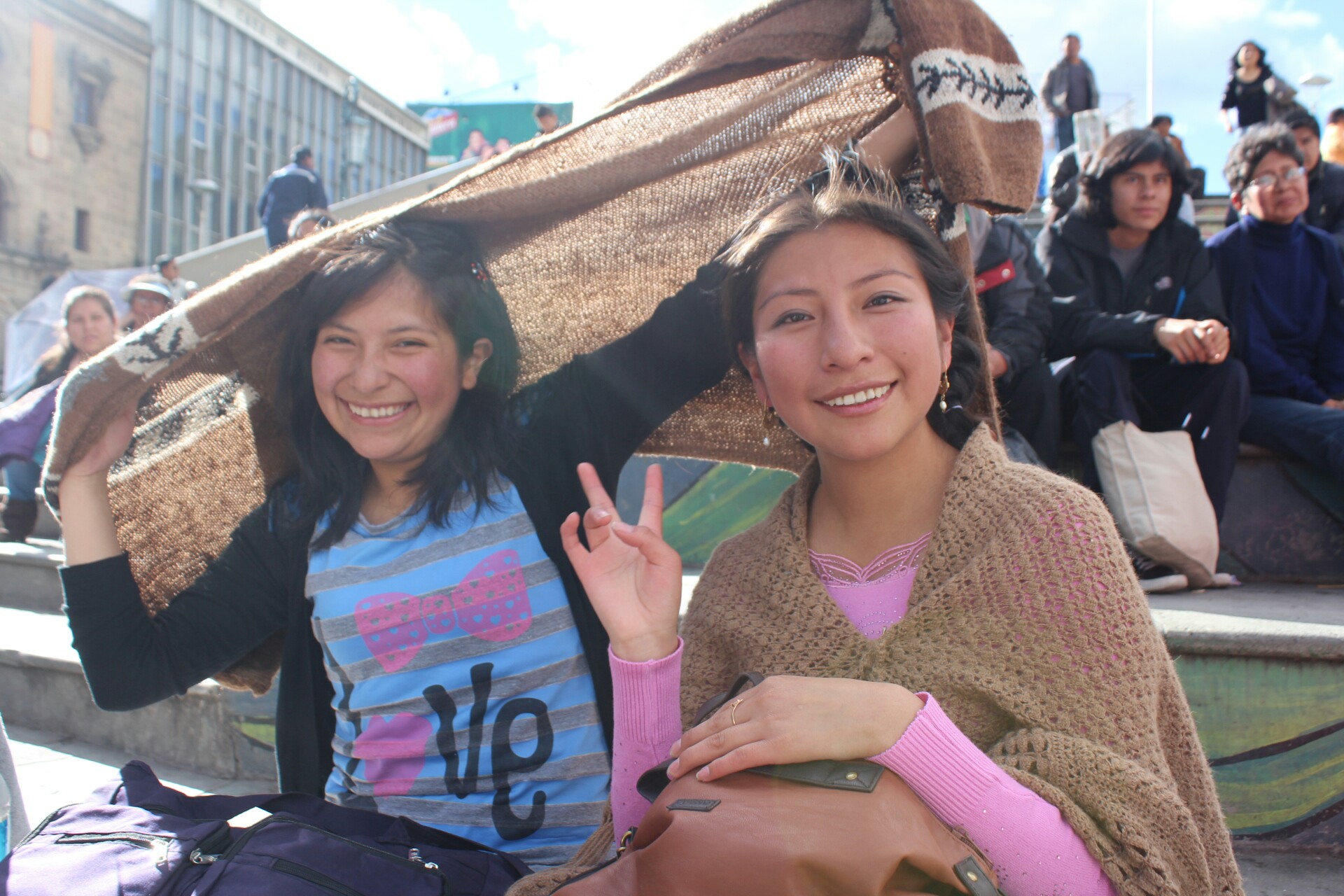 ラパスでの出会い 毎日一緒にいたボリビア人の女の子たちとの別れ 桑原淳 Junkuwabara 旅人美容師世界一周1000人カット 超超エリート株式会社代表